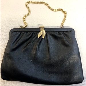 🌞Small Black Handbag, leaf closure and gold chain